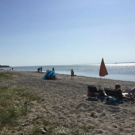 别墅 Dobbelt Beach House Langeland, 190m2, 4 Sovevaerelser, 20 M Til Strand Tranekær